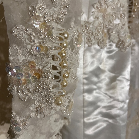 Custom One of a Kind Wedding Dress (vintage, made in 1992) - Picture 4 of 15